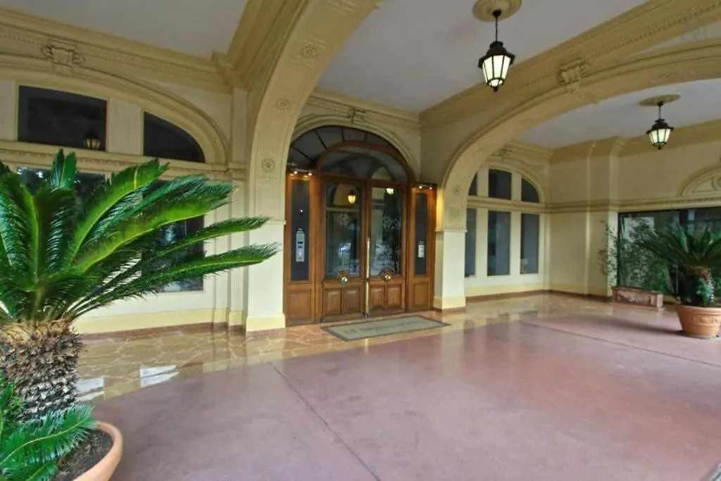 Beautiful Studio With Parking Place Massena Nice